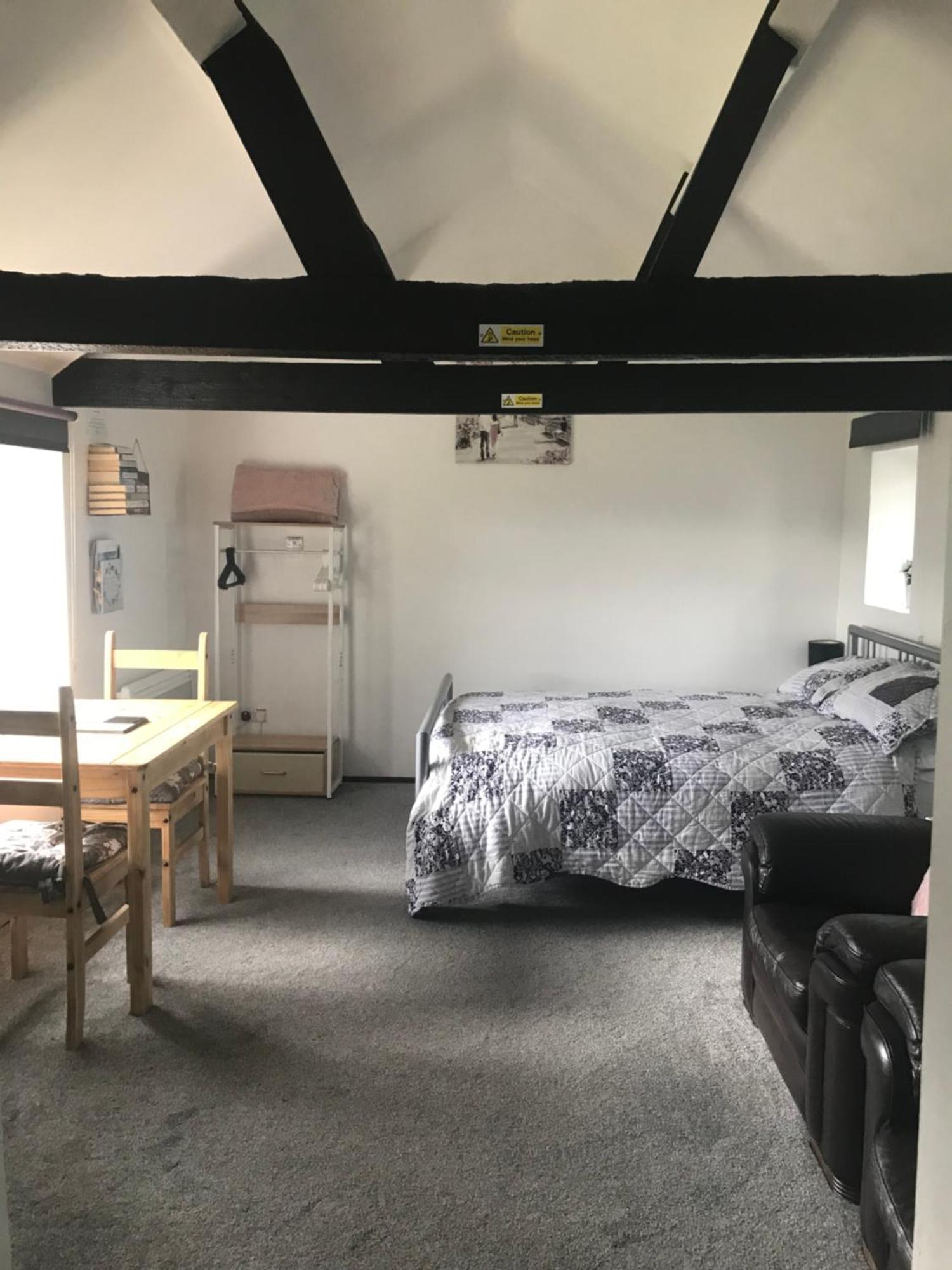 Robyns Nest, Self Catering Cottage ウェルシュプール エクステリア 写真